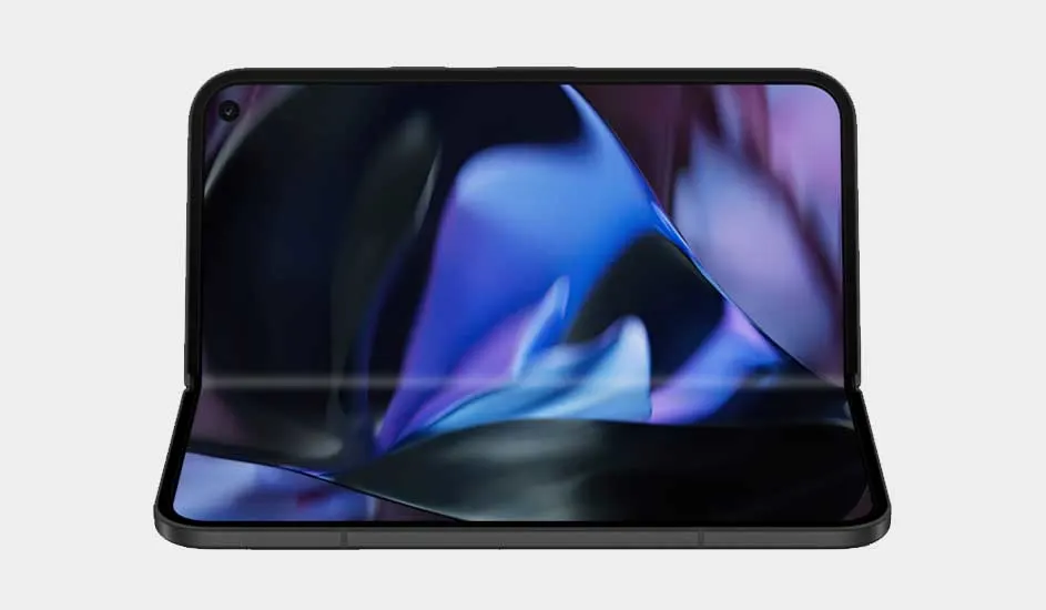 Een opgevouwen Samsung Galaxy Z Flip-smartphone met groot flexibel display waarop paarse en blauwe kleuren te zien zijn.