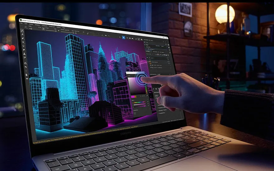 Hand wijst naar laptop scherm met 3D neon skyline in blauw en paars, design software interface, moderne kantooromgeving 's avonds.