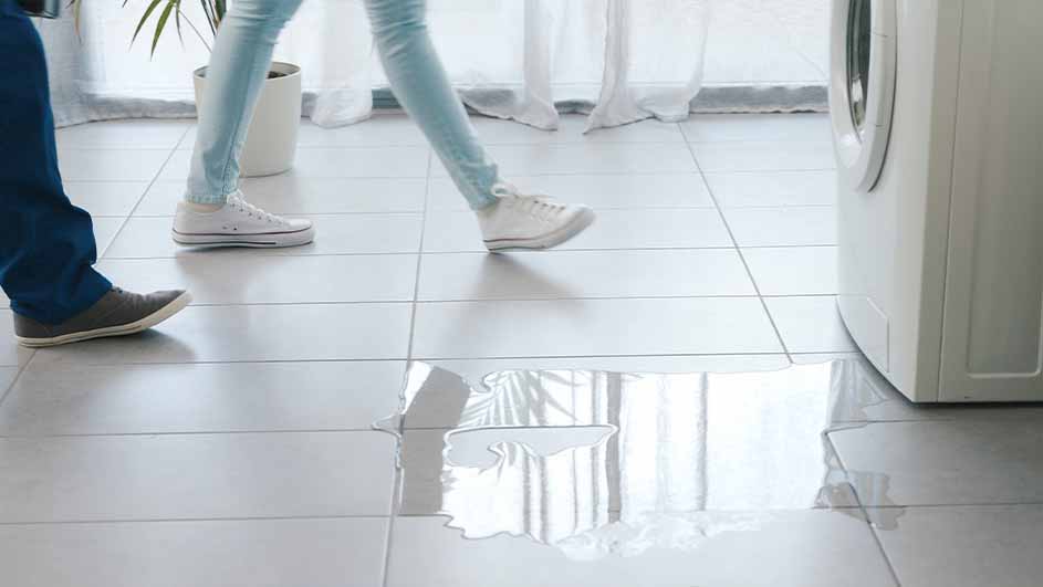 wasmachine lekt water aan onderkant