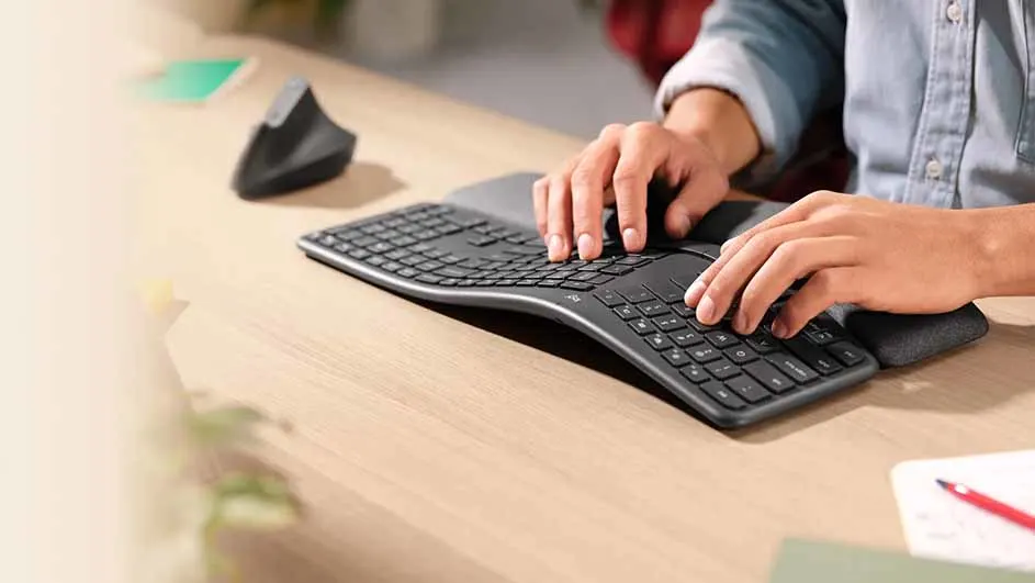 Gebruik een ergonomisch toetsenbord
