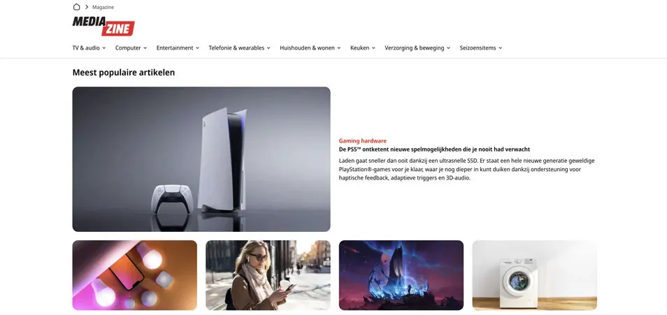 Een witte PlayStation 5 naast een witte controller op een website met de tekst "Meest populaire artikelen".