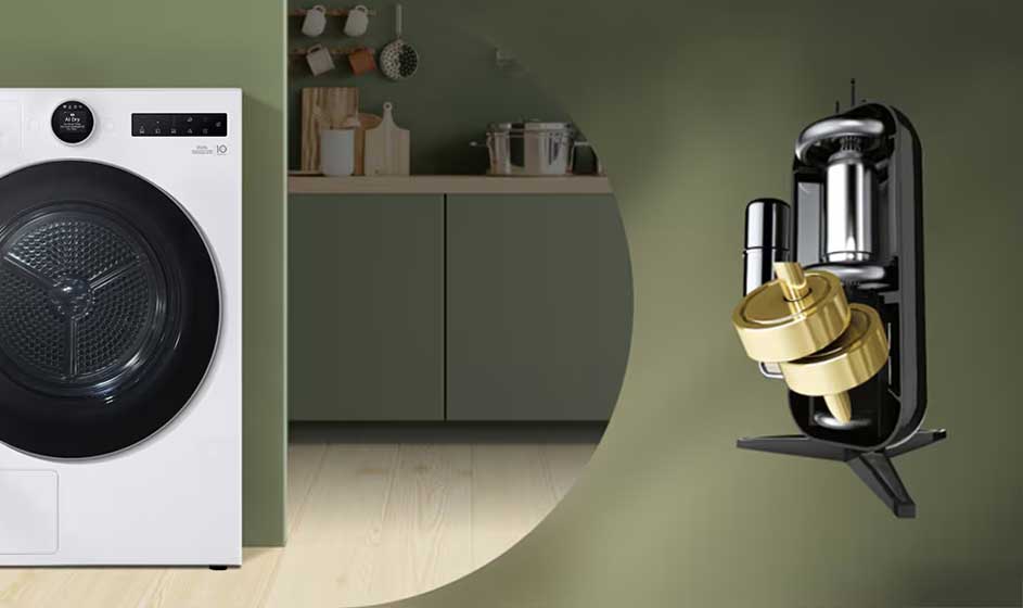 Een witte wasmachine staat in een groene ruimte, naast een zwevende afbeelding van een glanzende motor met gouden onderdelen.
