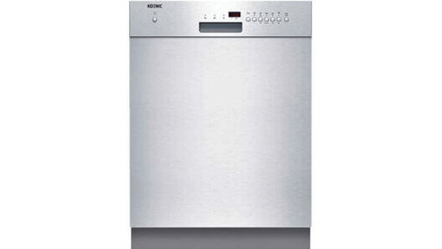 Een zilverkleurige vaatwasser met een digitaal display en knoppen bovenaan tegen een witte achtergrond.