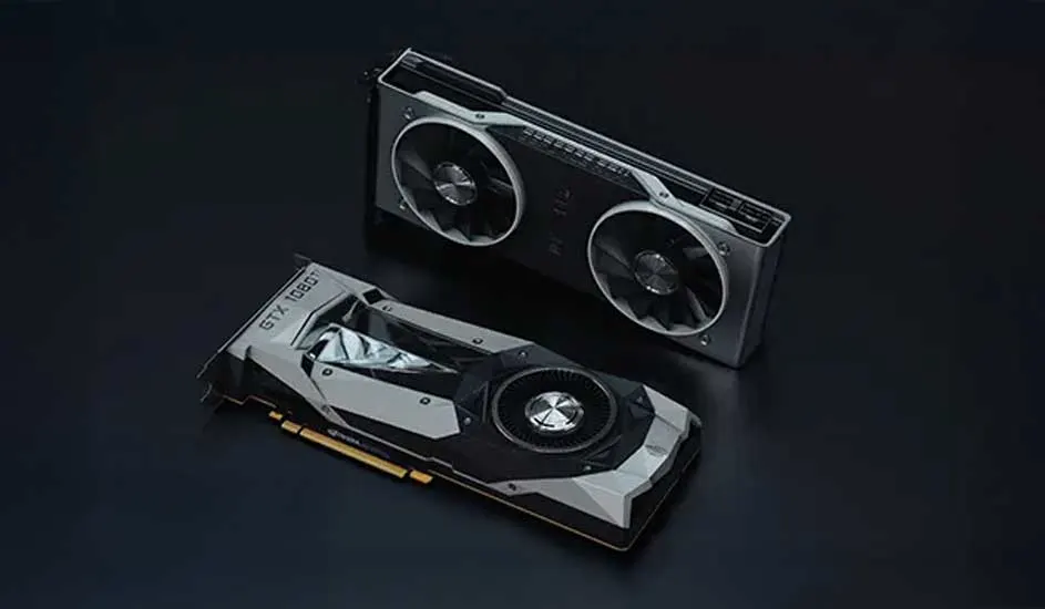 Twee grafische kaarten liggen op een zwarte ondergrond. De voorste kaart is zwart en zilverkleurig, met een enkele ventilator.