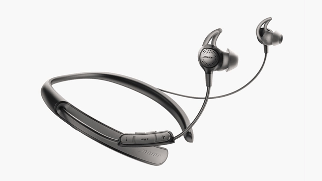 Zwarte draadloze Bose hoofdtelefoon met oordopjes en nekband, op een witte achtergrond.