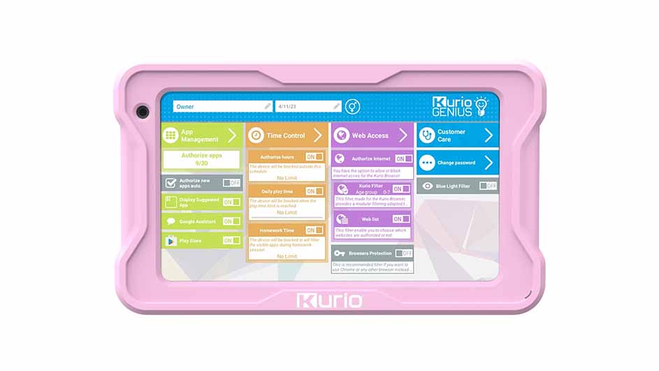 Roze tablet met een scherm met app-beheer, tijdcontrole, webtoegang en klantenservice-instellingen.
