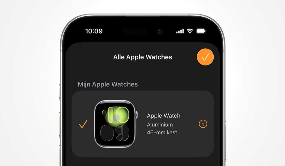 iPhone toont scherm ‘Alle Apple Watches’ met één gekozen aluminium 46‑mm Apple Watch, gemarkeerd met oranje vink en info‑icoon.