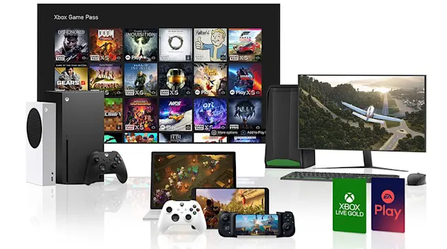 Verschillende Xbox-consoles en accessoires staan voor schermen met games en een vliegtuig, plus Xbox Live Gold en EA Play kaarten.