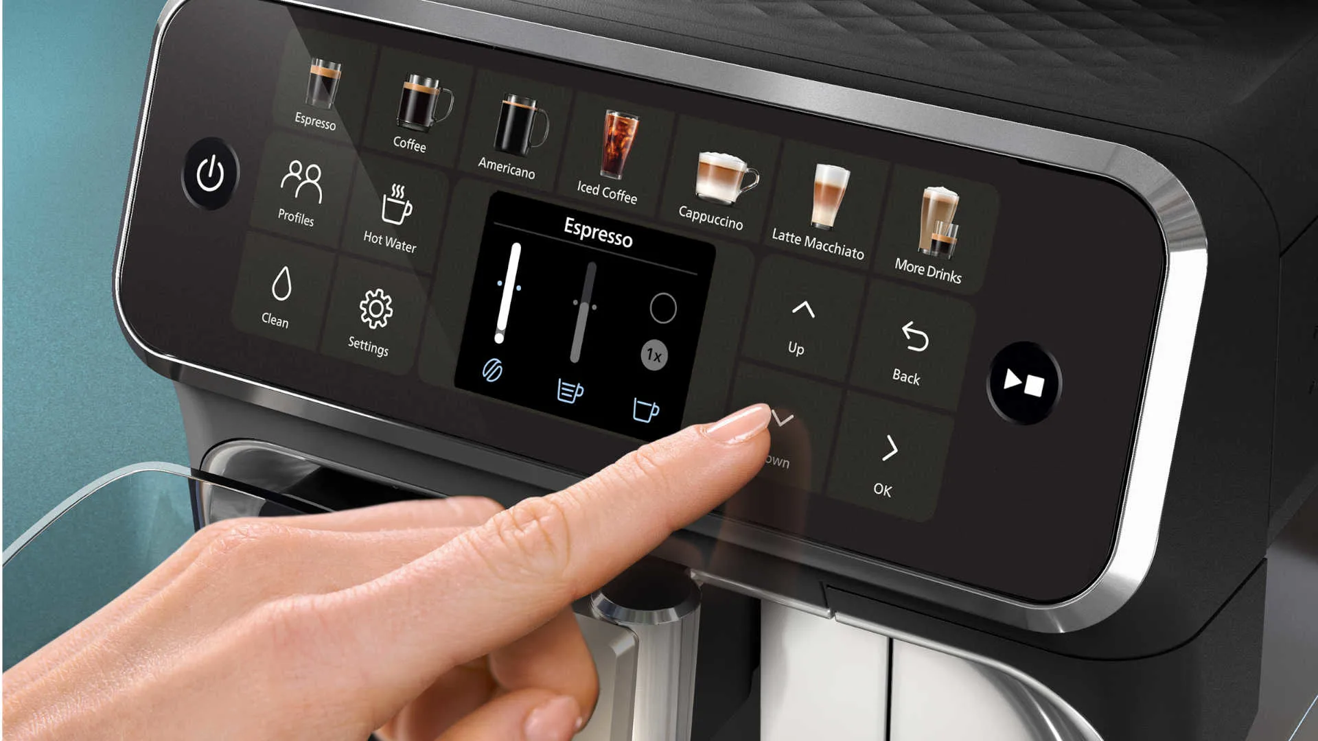 Een hand bedient het touchscreen van een koffiezetapparaat met opties zoals espresso, cappuccino en instellingen.