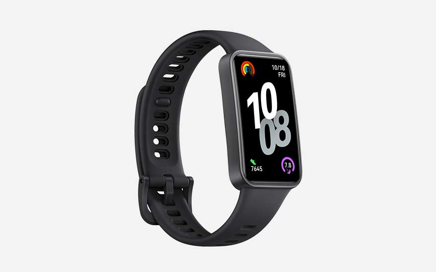 Rechthoekige zwarte sportwatch met geperforeerde band toont grote witte cijfers, kleurrijke ringen en stapenteller op helder scherm.