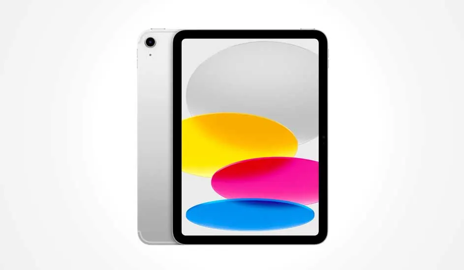 Op de afbeelding zie je een zilveren Apple iPad met een kleurrijk scherm en een enkele camera aan de achterkant. Merknaam: Apple.