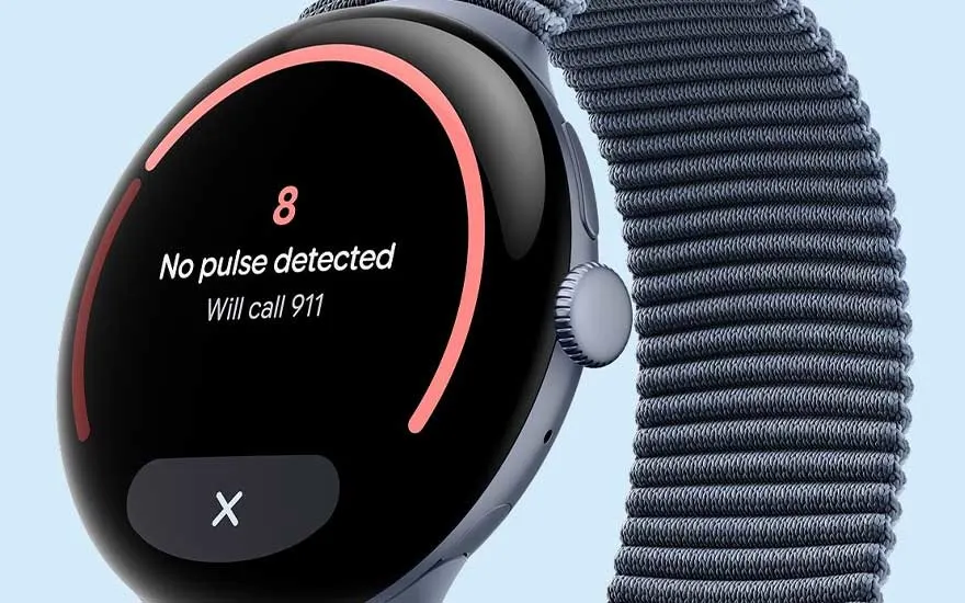 Smartwatch met melding “No pulse detected”, veiligheid functie die noodoproep activeert, donkerblauwe band.