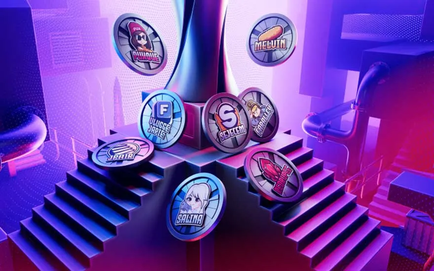 Gamingapparaten, laptops, toetsenbord, muis en monitoren, allemaal met Legion branding, bovenop een paarse achtergrond.