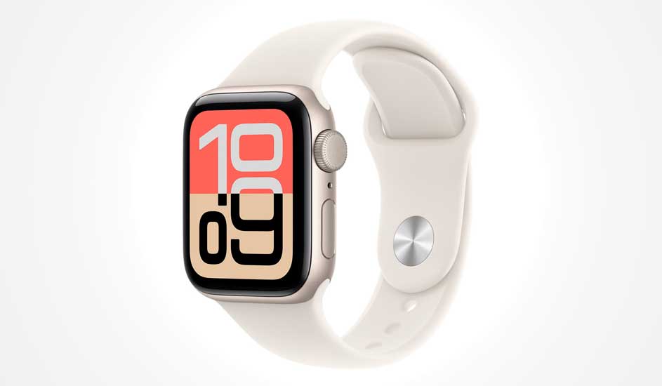 Apple Watch met witte siliconen band en kleurrijke digitale wijzerplaat, merk: Apple.