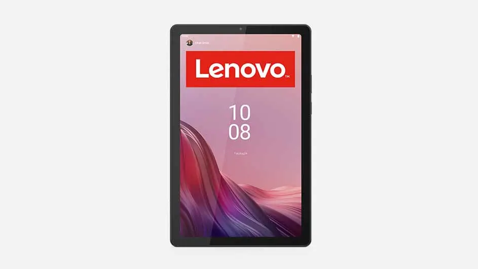 Een zwarte tablet toont een roze achtergrond met het rode 'Lenovo'-logo en witte cijfers '10:08' op het scherm.