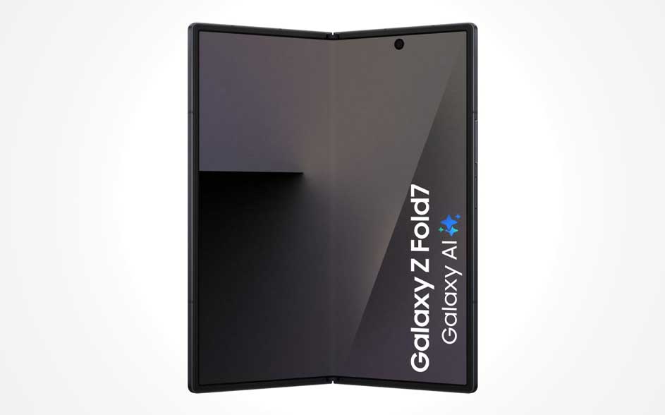Een opengevouwen zwarte vouwtelefoon met grote binnen-display en zichtbare vouwlijn; rechts staat “Galaxy Z Fold7” en “Galaxy AI”.