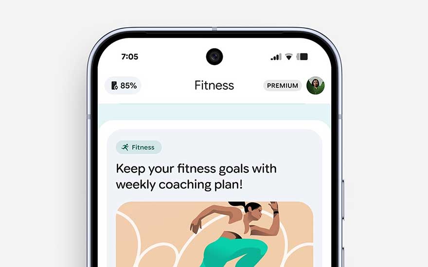 Smartphone toont fitness-app met coachingplan en wekelijkse begeleiding voor het behalen van doelen.