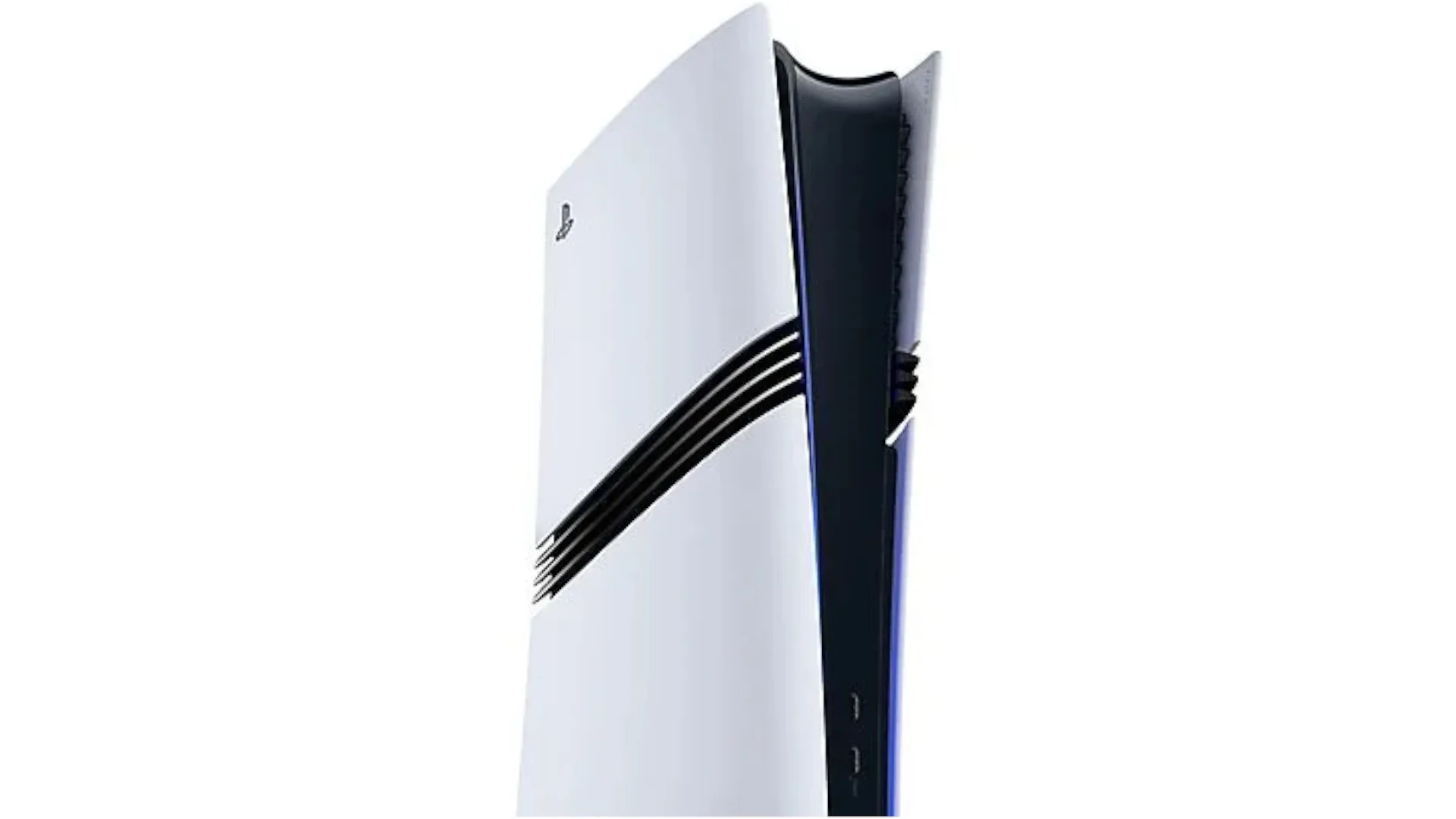 Een witte PlayStation 5-console staat verticaal met zwarte ventilatieopeningen aan de zijkant, op een witte achtergrond.