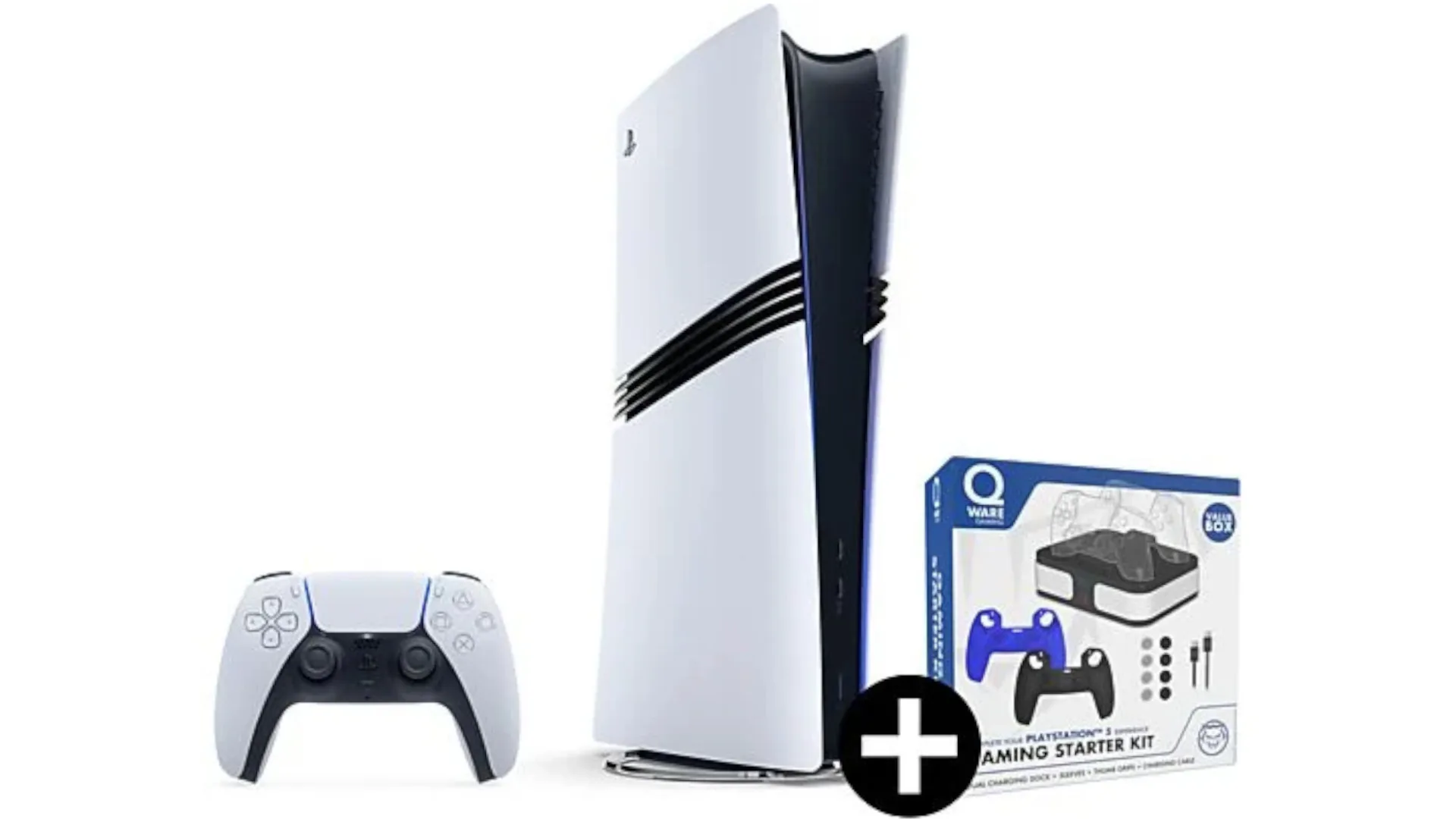 Een PlayStation 5-console met een controller en een starterkit op een witte achtergrond.