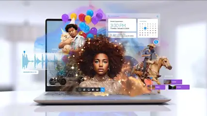 Een laptop toont een samengestelde scène met een vrouw, een cowboy op een paard, een man met een hond, ballonnen en een kalender.