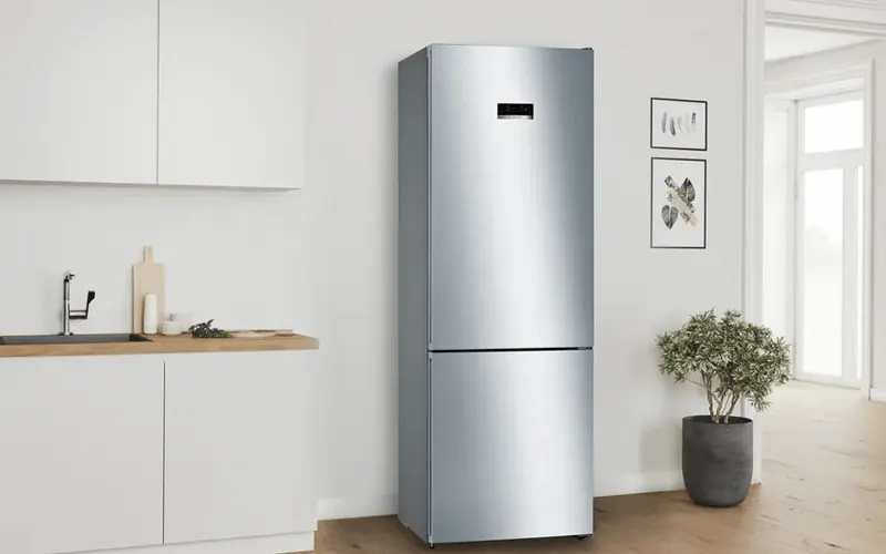 Het logo van MediaMarkt BetterWay staat op een witte achtergrond, met een groen spiraalvormig icoon en zwarte en groene tekst.