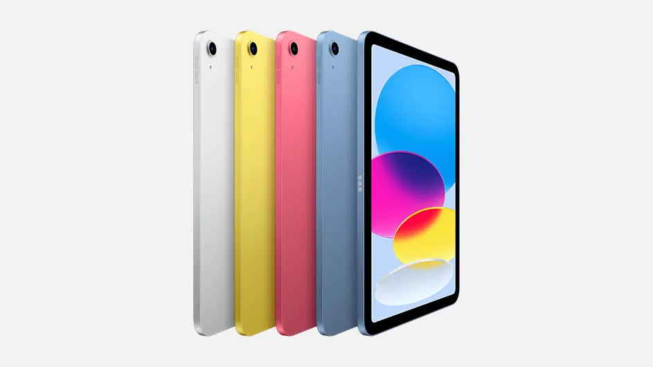 Rij van vijf iPads in wit, geel, roze en blauw, staand op een witte achtergrond. De iPad rechts heeft een blauw-geel scherm.