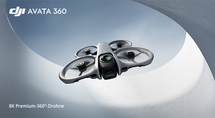 DJI AVATA 360 Drohne im Flug, 8K Premium-360°-Kamera vor hellem Himmel, Produktvisual für neue Kameradrohne.