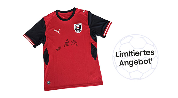 Rot-schwarzes Österreich Fußballtrikot mit Puma-Logo und Unterschriften. Text: 'Limitiertes Angebot!' auf weißem Fußball-Hintergrund