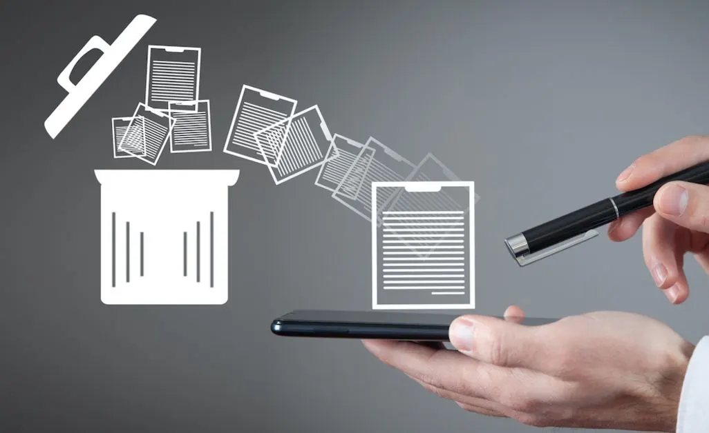 Grafik zeigt Datentransfer vom Papierkorb zum Smartphone mit Stift