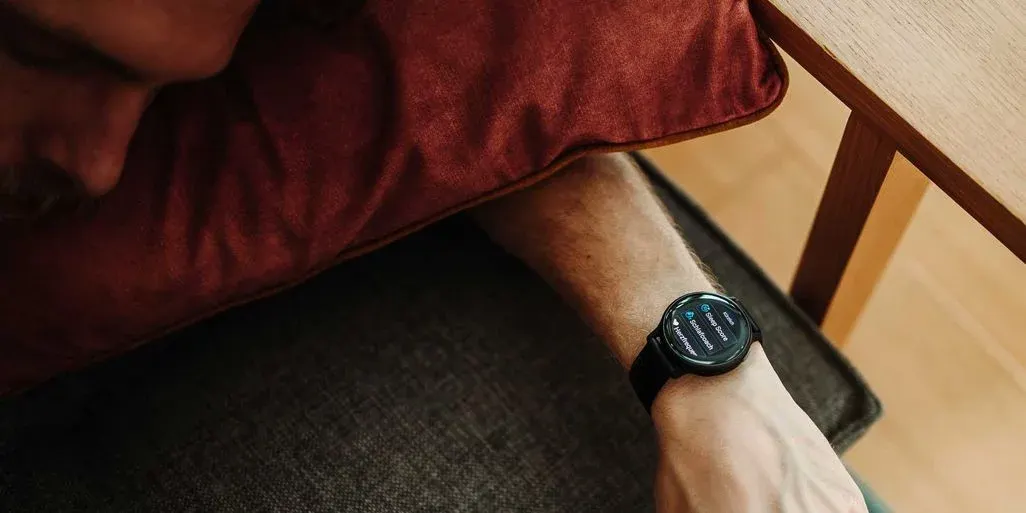 Smartwatch am Handgelenk präsentiert Schlaftracking