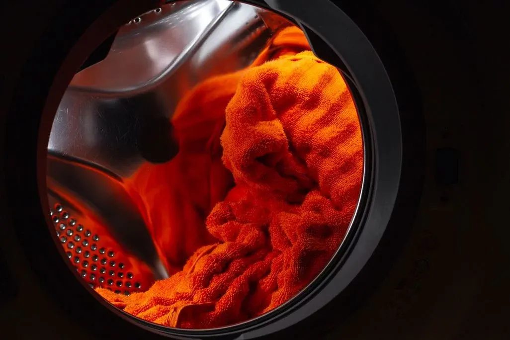 Eine alte Waschmaschinen kann zum Stromfresser im Haushalt werden