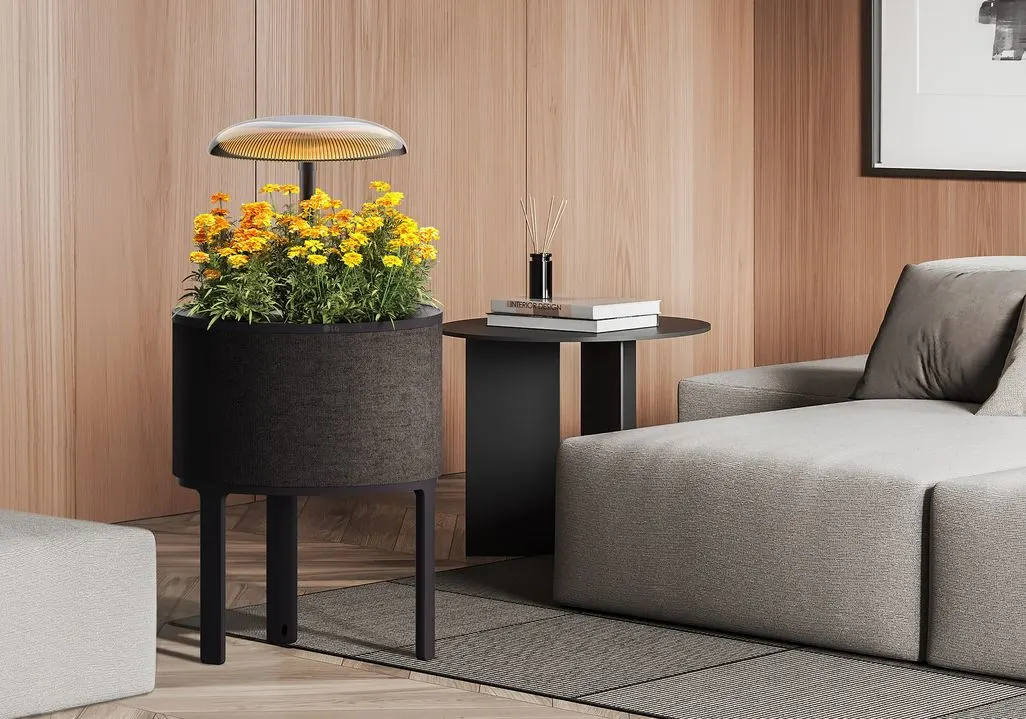 Ein modernes Wohnzimmer mit intelligenter Pflanzenlampe und gelben Blumen.