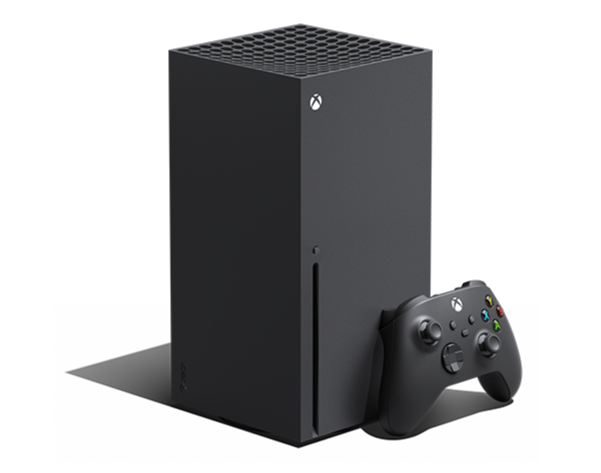 Eine schwarze Xbox-Konsole steht neben einem schwarzen Controller auf weißem Grund.