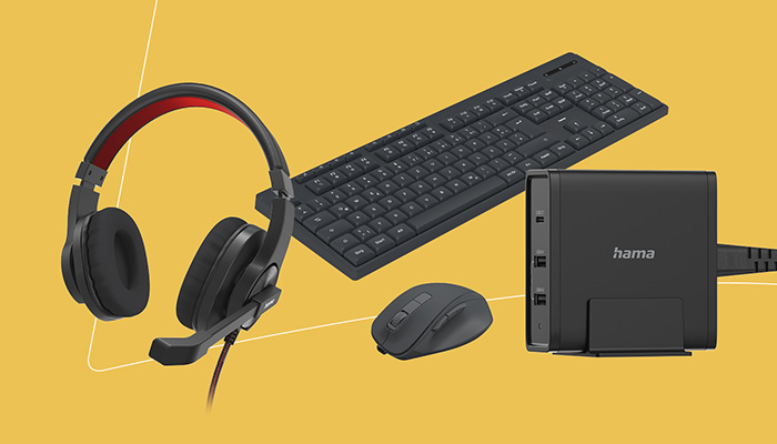 Vier Hama PC-Peripheriegeräte auf gelbem Hintergrund: ein schwarz-rotes Over-Ear-Headset mit Mikrofonarm und geflochtenem Kabel, eine schwarze kabelgebundene QWERTZ-Tastatur in Slim-Design, eine schwarze kabelgebundene ergonomische Maus sowie ein schwarzer USB-Hub mit mehreren USB-A- und USB-C-Anschlüssen.