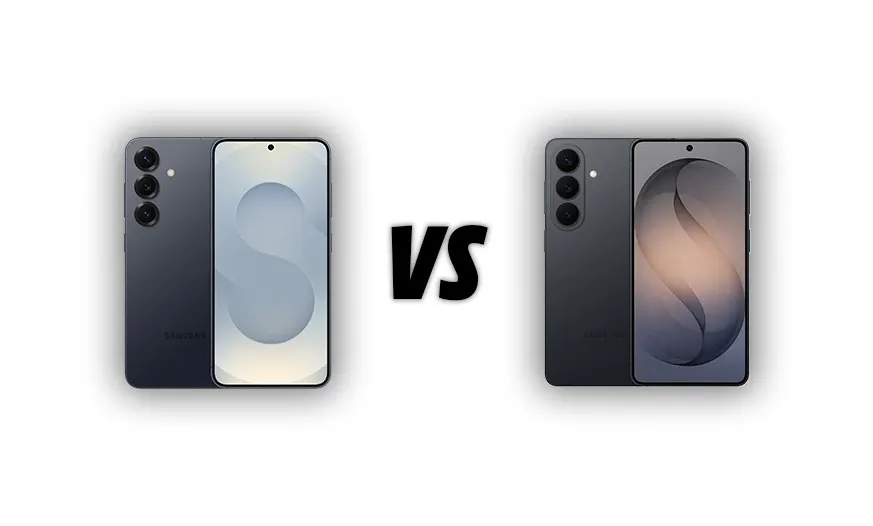 Das Samsung Galaxy S26 und das Samsung Galaxy S25 in schwarz und dunkelgrau mit Dreifachkamera und abstrakten Bildschirm-Mustern, getrennt durch 'VS' auf weißem Grund.