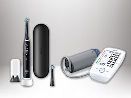 Produktbild einer elektrischen Zahnbürste, einer Ersatzbürste und eines Blutdruckmessers vor weiß-grauem Hintergrund.