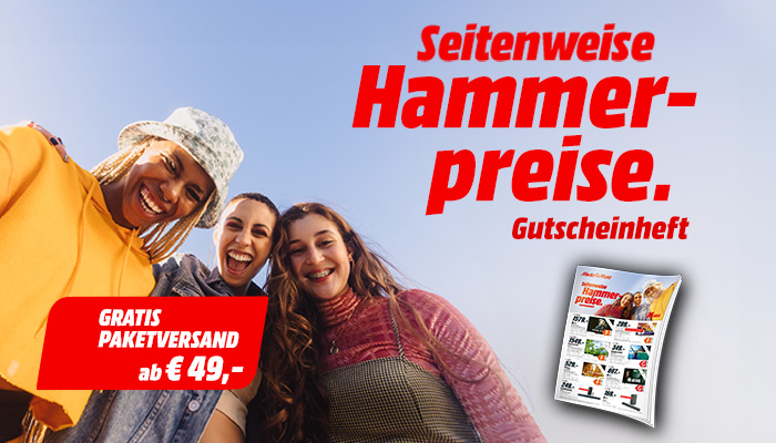 Drei Frauen vor blauem Himmel. "Seitenweise Hammerpreise. Gutscheinheft". Roter Text "Gratis Paketversand ab 49,- €". Katalog rechts.