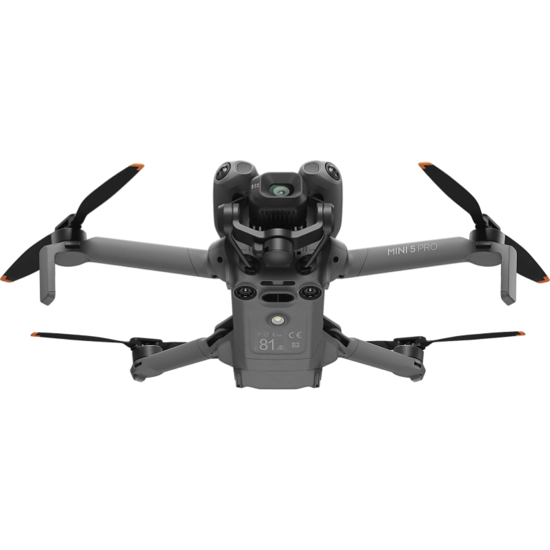 DJI Mini 5 Pro Kameradrohne, Frontansicht mit 3‑Achsen‑Gimbal, ausgeklappte Arme und orange Propellerenden, freigestellt auf weißem Hintergrund.
