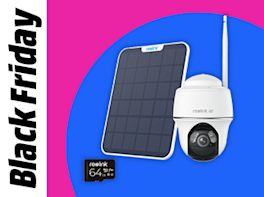 Eine Überwachungskamera mit Antenne, passendem Solarpanel und 64-GB-Speicherkarte vor farbigem Kreis in Pink und Blau. Links im Bild steht: Black Friday.