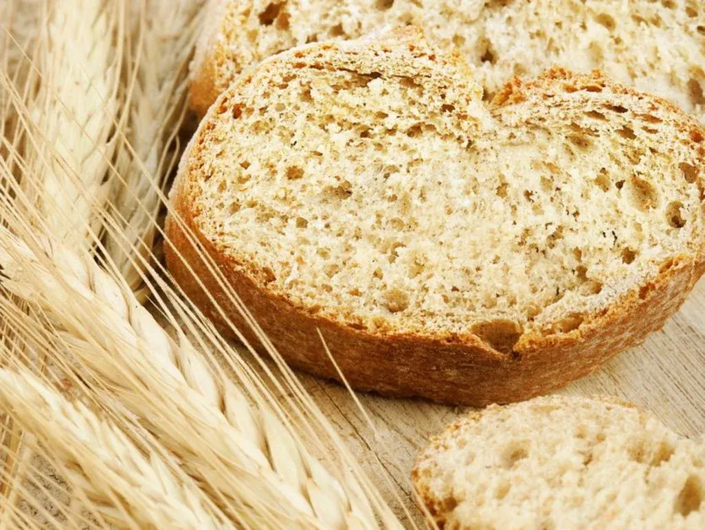 Weizen-Roggen-Brot kann man tatsächlich auch in der Heißluftfritteuse backen.