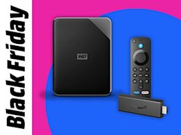Festplatte und Fire TV Stick vor farbigem Kreis in Pink und Blau. Links im Bild steht: Black Friday.