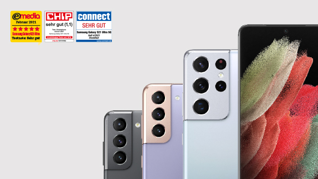 Drei Samsung Galaxy S21 Ultra Handys in Grau, Lila und Weiß mit schwarzer Kamera. Auszeichnungen oben links.