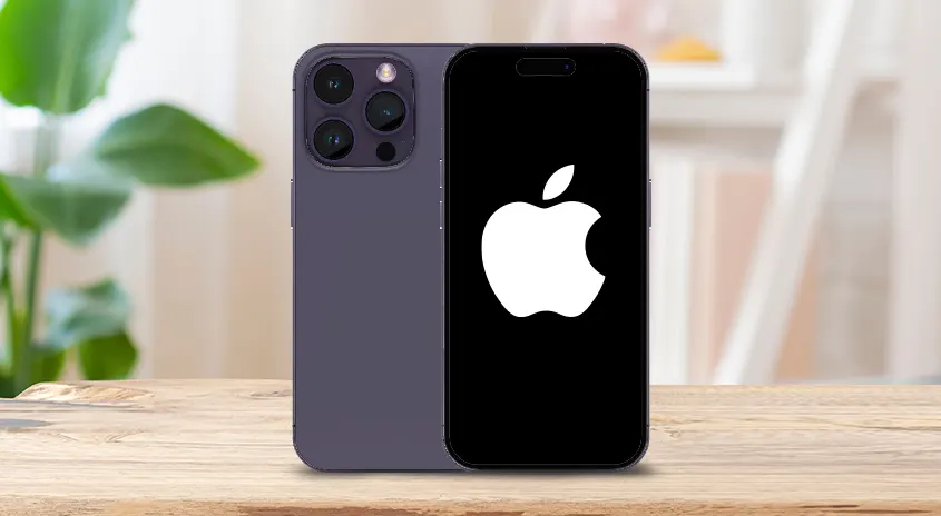 Zwei iPhones: Eines in Lila mit drei Kameras, das andere mit schwarzem Bildschirm und weißem Apfel-Logo.