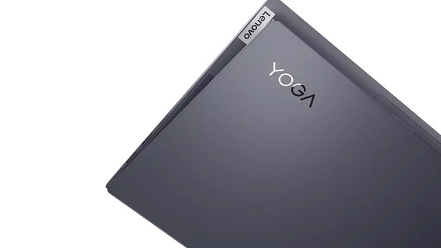 Nahaufnahme eines geschlossenen, grauen Lenovo Yoga-Laptops mit dem Lenovo-Logo in der Ecke.