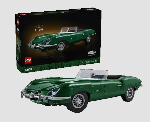 Grünens Jaguar E-Type Modell, Im Hintergrund die Lego Verpackung