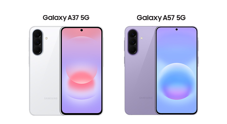 Links Samsung Galaxy A37 5G in Weiß (Front und Back), rechts Galaxy A57 5G in Lila (Front und Back) auf weißem Hintergrund.