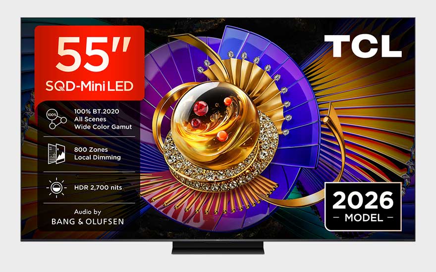 Een TCL 55-inch SQD Mini LED-tv toont een luxueus goud-paars kunstbeeld met specificaties en een duidelijk 2026-model label.
