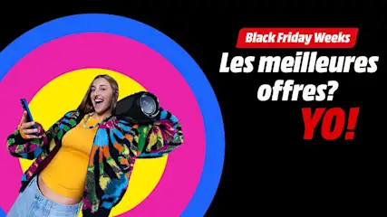 Personne souriante en veste multicolore tenant une enceinte portable sur l’épaule et un smartphone, devant des cercles colorés. À droite, texte : « Black Friday Weeks – Les meilleures offres ? YO ! » sur fond noir.