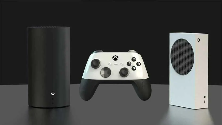 Zicht op een zwarte Xbox Series X, een witte controller en een witte Xbox Series S tegen een zwarte achtergrond.