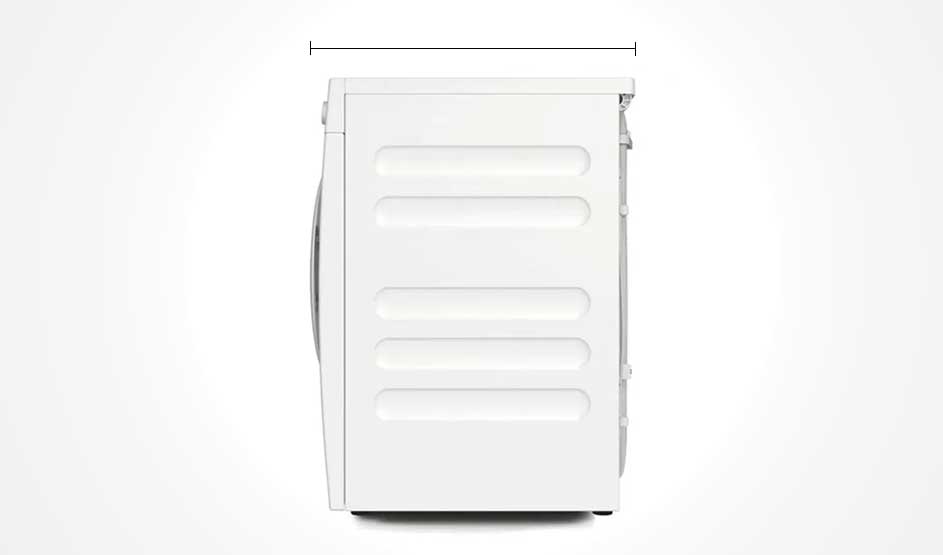 Vue latérale d’un lave-linge blanc à panneaux horizontaux en relief sur fond uni, avec au-dessus un fin trait noir indiquant la profondeur.